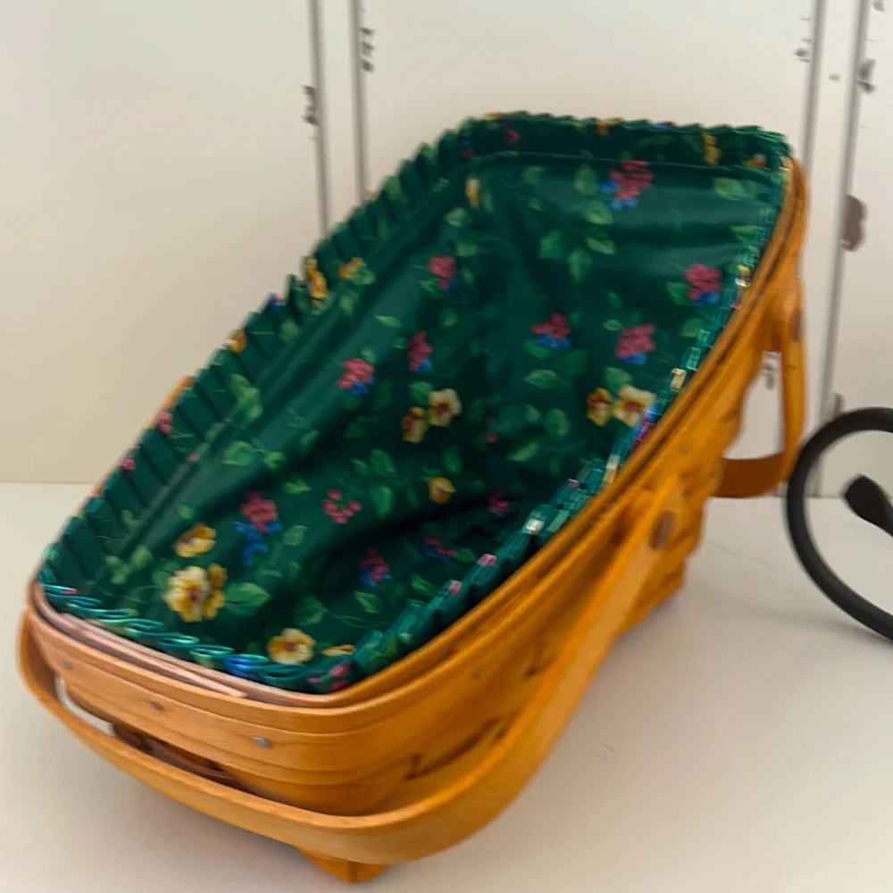 1996 Longaberger Medium /large vegetable basket with sleigh runner. Cottage core